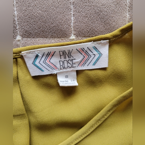 Women's Casual Shirt - Picture 2 of 2